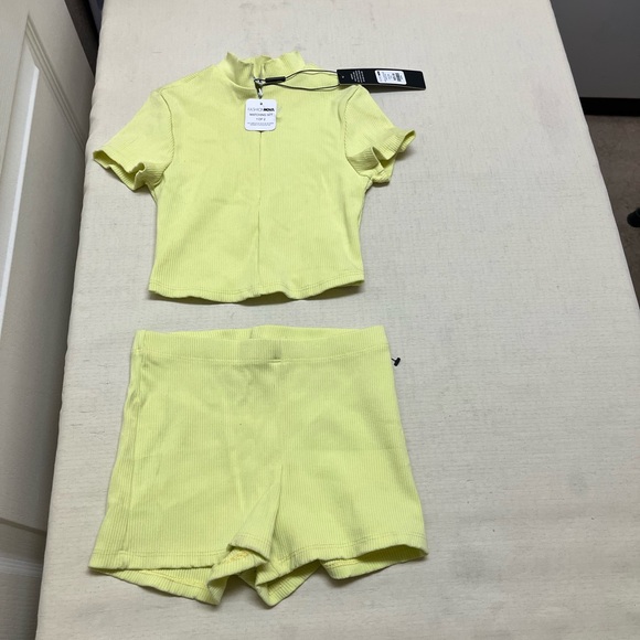 Fashion Nova XS lot of 1 hoodie 1 set 1 skort & 2 tops - Picture 3 of 14